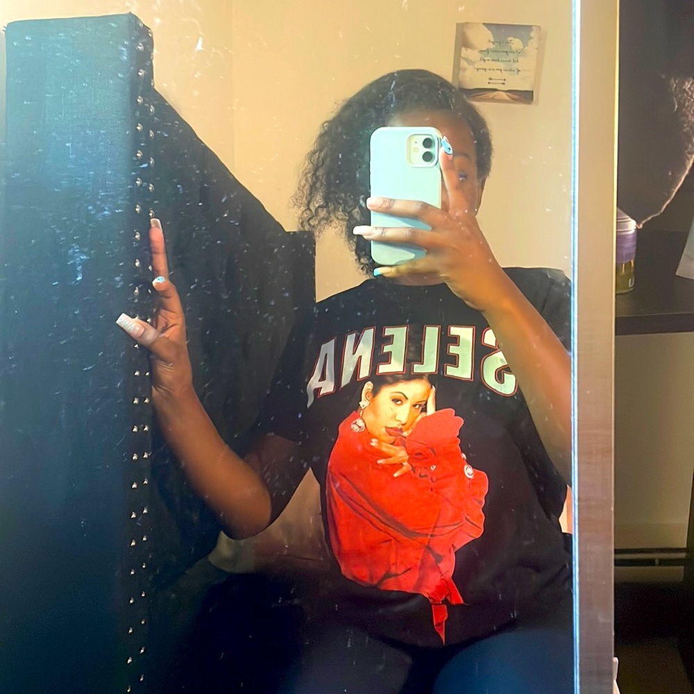 Graphic tee